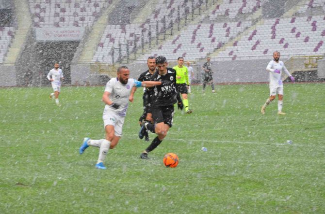 Tff 3. Lig: 52 Orduspor Fk: 3 - Kuşadasıspor: 1