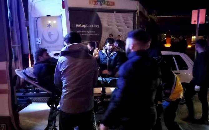 Yayaya Çarpıp "Kralı Gelsin" Dedi, Taşkınlık Çıkarınca Gözaltına Alındı