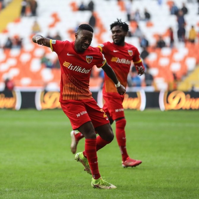 Carlos Mane İlk Golünü Attı