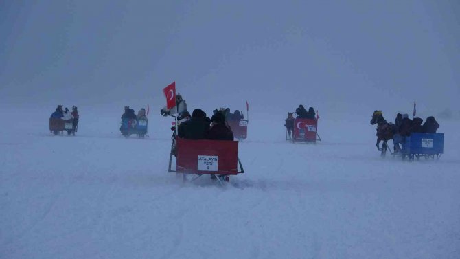 Belediye Başkanları Çıldır Gölü’nde Tipiye Yakalandı