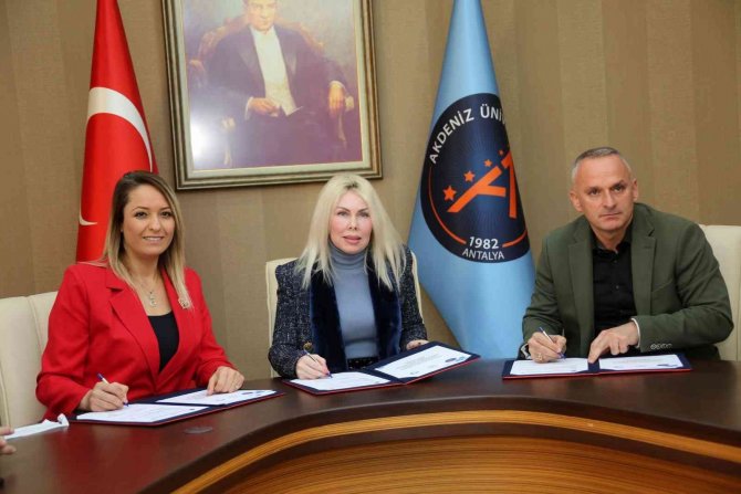 Otizmli Bireyler, Akdeniz Üniversitesi’nde Hem Öğrenecek Hem Üretecek