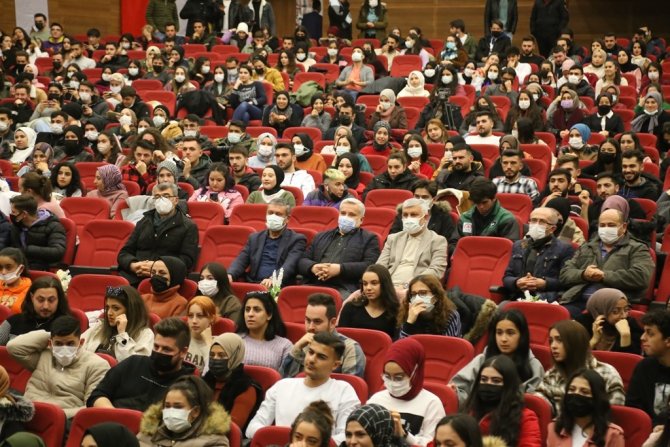 Asü’de Final Sınavları Öncesi Moral Konseri