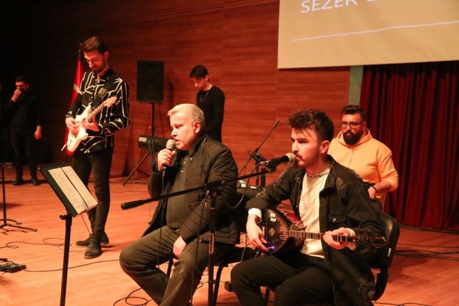 Asü’de Final Sınavları Öncesi Moral Konseri