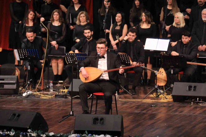 Türkü Türkü Türkiye’m Konseri Sanatseverlerle Buluştu