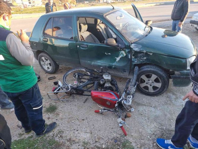 Otomobil İle Motosiklet Çarpıştı: 2 Yaralı