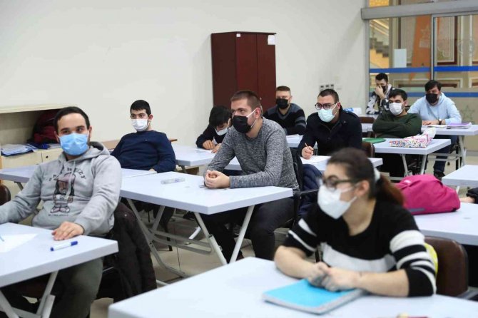 Bağcılar’da Engelli Vatandaşlara Ekpss Desteği