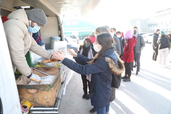 Bandırma Belediyesinden Sınava Girecek Öğrencilere Lokma İkramı