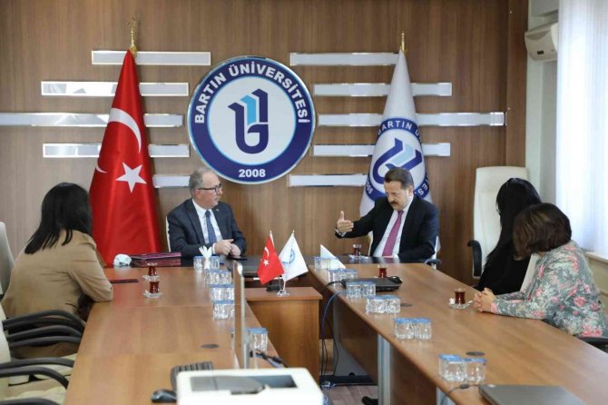 Çocuk Üniversitesi İçin İmzalar Atıldı
