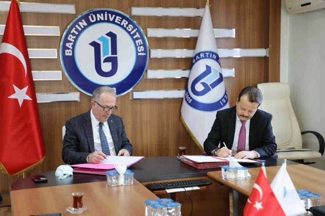 Çocuk Üniversitesi İçin İmzalar Atıldı