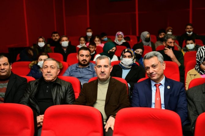 Başkan Çınar, ’Eren’ Filmini Şehit Yakınları Ve Gazilerle Birlikte İzledi