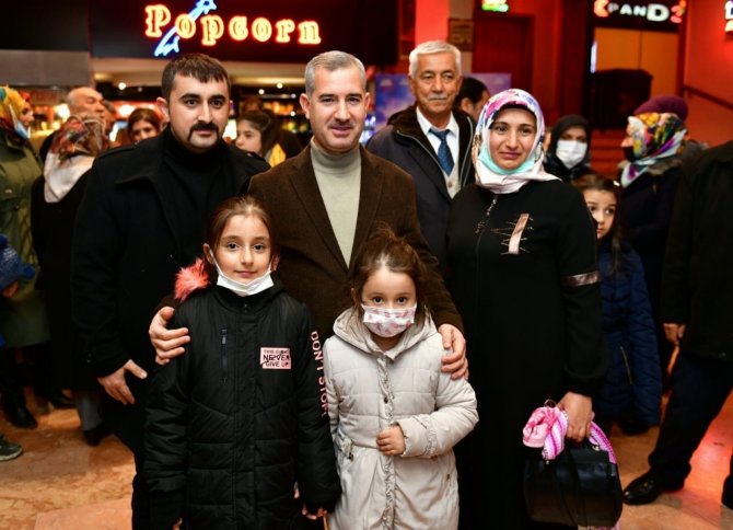 Başkan Çınar, ’Eren’ Filmini Şehit Yakınları Ve Gazilerle Birlikte İzledi