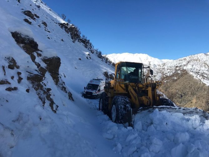 Batman’da Sağlık İle Şantiye Ekipleri Hasta Çocuk İçin Seferber Oldu