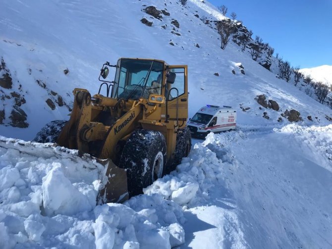Batman’da Sağlık İle Şantiye Ekipleri Hasta Çocuk İçin Seferber Oldu