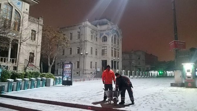 Aksaray Belediyesi Karla Mücadele Ekipleri 7/24 Nöbette