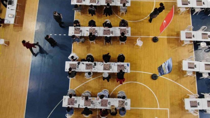 Binden Fazla Sporcunun Katıldığı Satranç Turnuvası Sultanbeyli’de Başladı