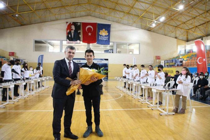 Binden Fazla Sporcunun Katıldığı Satranç Turnuvası Sultanbeyli’de Başladı