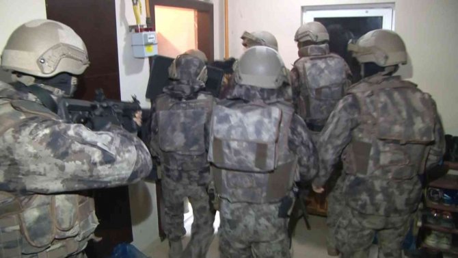 Bursa’da Şafak Vakti Uyuşturucu Operasyonu: 35 Gözaltı