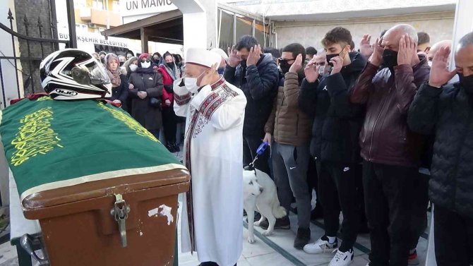 Asya’dan Yangında Hayatını Kaybeden Sahibine Acı Veda