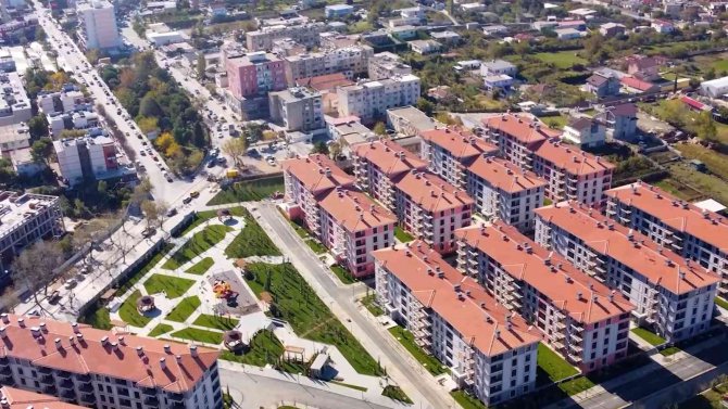 Bakan Kurum: “Arnavutluklu Kardeşlerimizin Yaralarını Sarmak İçin Seferberlik Ruhu İle Hareket Ettik”