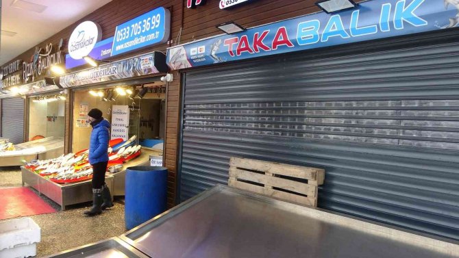 Soğuk Ve Karlı Hava Balık Tezgâhlarını Etkiledi