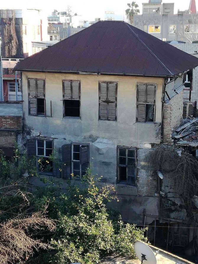 Hidayetoğlu Konağı Yıkılma Tehlikesinde