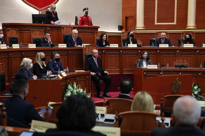 Cumhurbaşkanı Erdoğan: “Balkanlar’da Kalıcı Barış, Güven Ve İstikrar Ortamının Tesisi Türk Dış Politikasının Öncelikleri Arasında Yer Almaktadır”