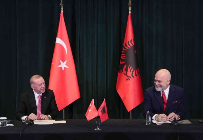 Cumhurbaşkanı Erdoğan: “Dost Ve Kardeş Ülke Arnavutluk’ta Fetö’nün Halen Faaliyet Alanı Bulabilmesi Evlatlarını Şehit Veren Milletimizi Derinden Yaralamaktadır”