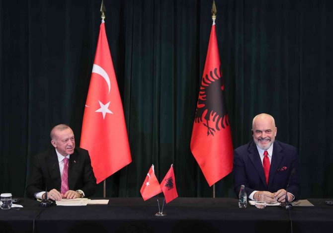 Cumhurbaşkanı Erdoğan: “Dost Ve Kardeş Ülke Arnavutluk’ta Fetö’nün Halen Faaliyet Alanı Bulabilmesi Evlatlarını Şehit Veren Milletimizi Derinden Yaralamaktadır”