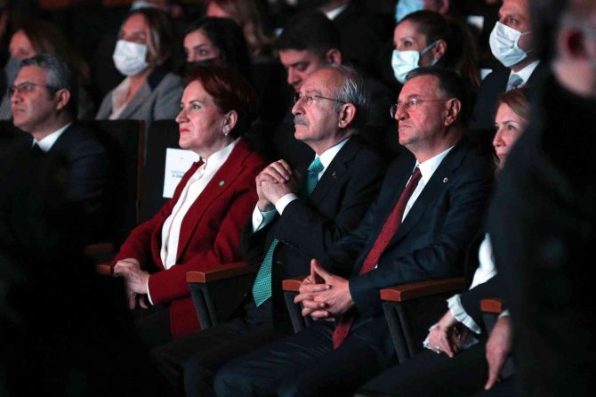 Kılıçdaroğlu: “Suriyeli Kardeşlerimizi Davulla Zurna İle Kendi Ülkelerine Yolcu Edeceğiz”