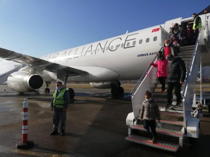 Uçak Seyahatlerinden Önce Aşısız Ve Korona Virüs Atlatmamış Vatandaşlar Pcr Testi Verecek