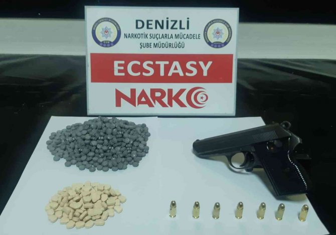 Uyuşturucu Ticareti Yapan 24 Kişi Tutuklandı