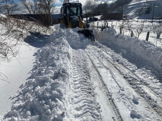 Ünye’de Karla Mücadele Sürüyor