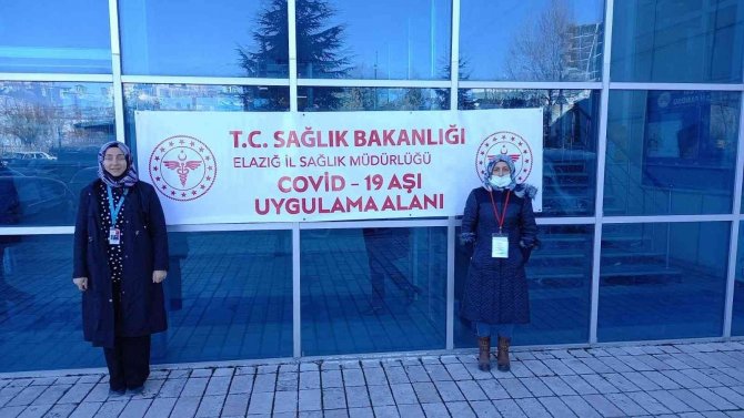 Elazığ Belediyesi Ve Adliye Binasında Aşı Standı Kuruldu