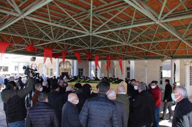 Elazığspor’un Kurucularından İ̇hsan Uğur Son Yolculuğuna Uğurlandı