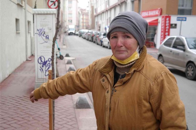Ekmek Teknesini Çalan Hırsızlara Gözyaşlarıyla Seslendi