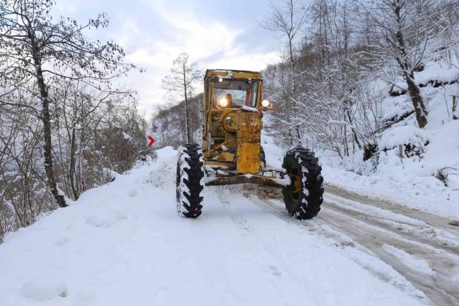 Fatsa Belediyesi Kırsalda Ulaşımı Aksatmıyor