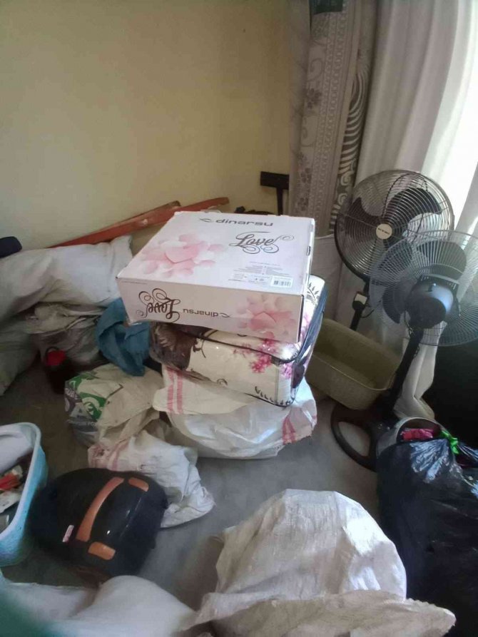 Evde Ne Bulduysa Çalmış