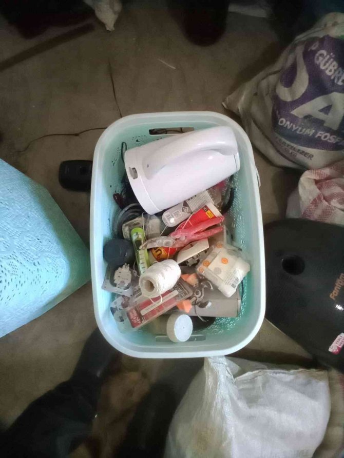 Evde Ne Bulduysa Çalmış