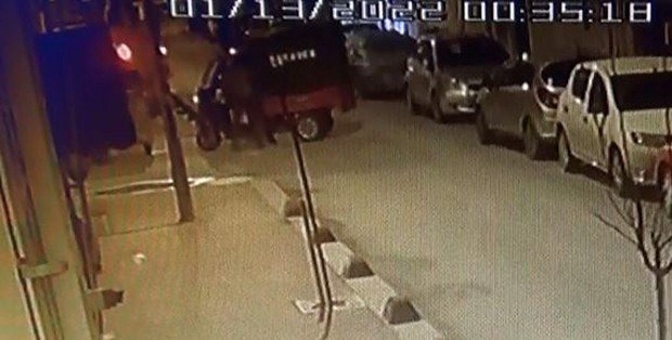 Ekmek Teknesini Çalan Hırsızlara Gözyaşlarıyla Seslendi