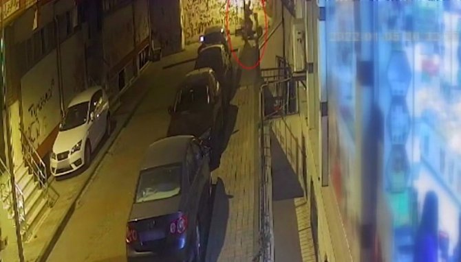 Çaldıkları Motosiklete Yakıt Aldılar, Yakayı Ele Verdiler