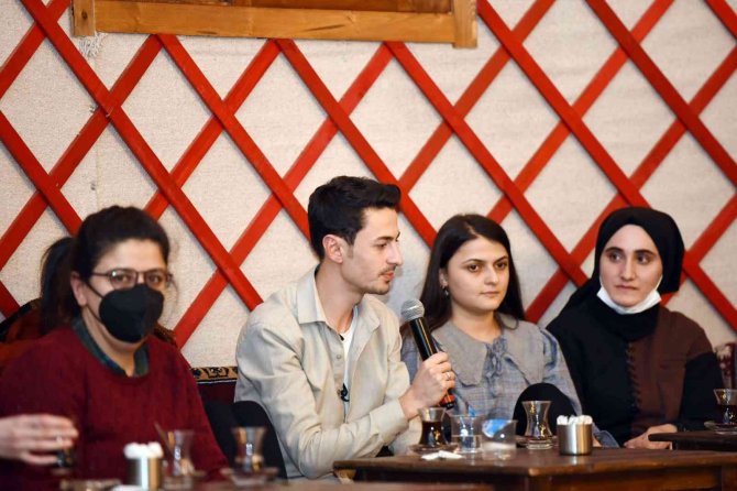 Hitit Üniversitesi’nden Başarılı Projelerin Sahiplerine Teşekkür