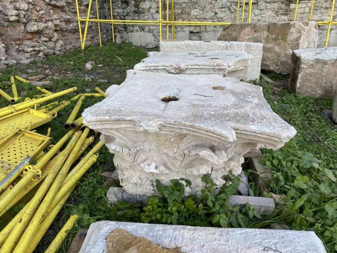 Restorasyonu Süren Bukoleon Sarayı Tarihe Işık Tutuyor