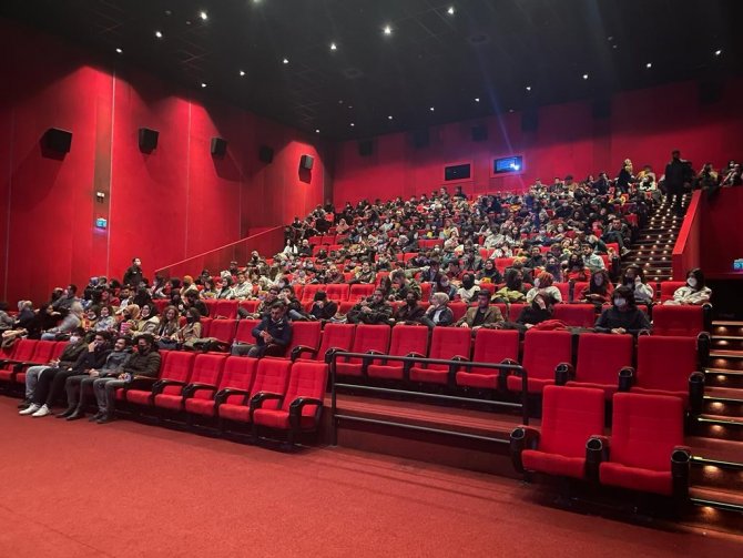 Kahramanmaraş’ta Öğrenciler "Kesişme: İ̇yi Ki Varsın Eren" Filmini İzledi
