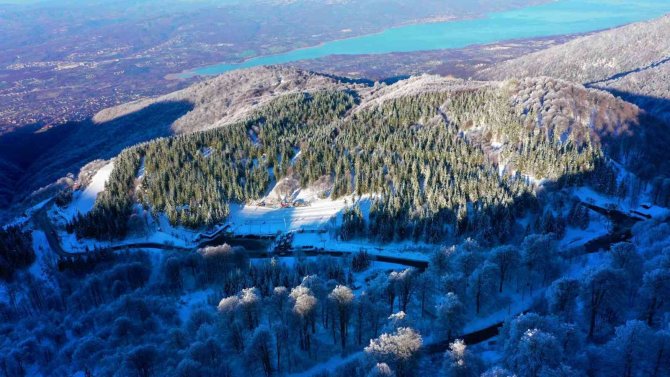 İ̇ki Kayak Merkezinin Zirvesi Tek Karede Buluştu