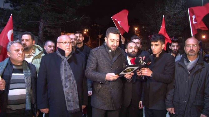Beykoz’da Sezen Aksu Protestosu
