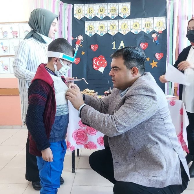 Minik Öğrencilerin Okuma Bayramı Sevinci