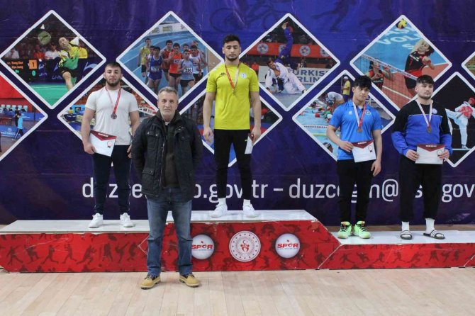Güreş Grup Müsabakaları Sona Erdi