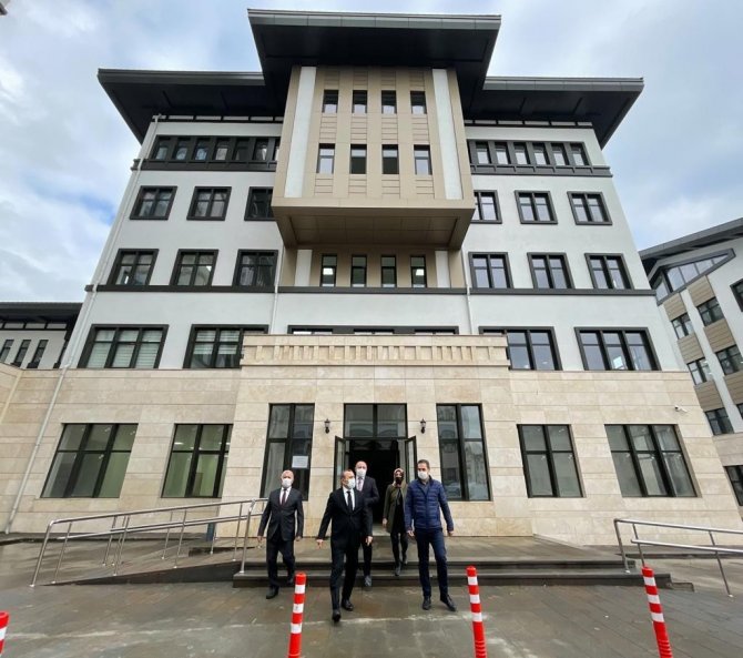 Yi̇kob, Yeni Binada