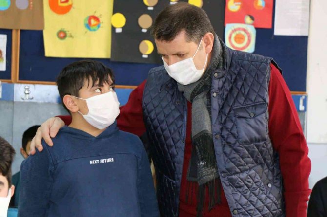 Vali Ayhan: “Potansiyelinize İnanıyoruz”