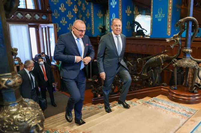 Rusya Dışişleri Bakanı Lavrov: "Kiev Yönetiminin Yükümlü Olduğu Minsk Anlaşması Var"
